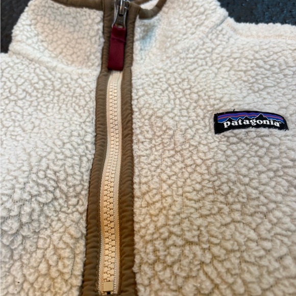 Patagonia w’s 3/4 zip synchilla. Offwht w/ olive trim&wine zip tab.Medium weight - Picture 4 of 8